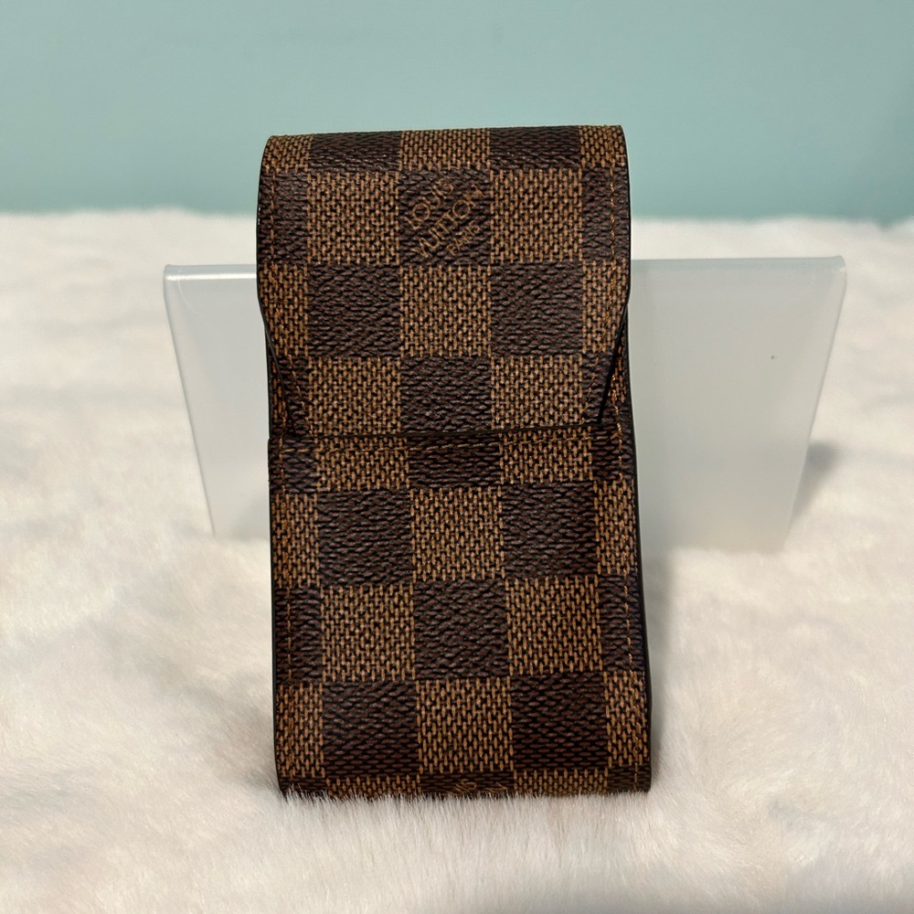Louis Vuitton Damier small case. Can carry small essentials. Authentic,pre-owned